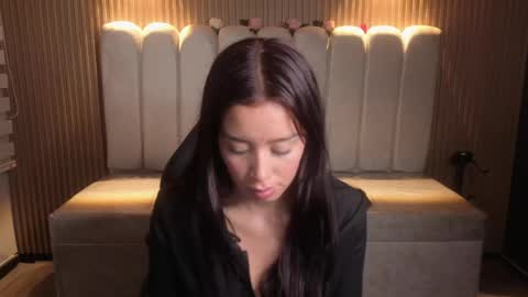 Snapshot of miiaa_evans1 chatting on April 18, 8:09 pm miiaa_evans1 online show from April 18, 8:09 pm