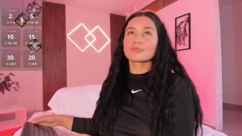 Mia  online show from December 16, 1:05 pm