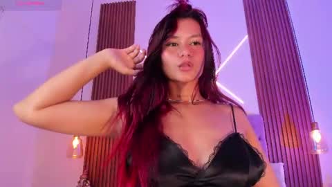 Mia  online show from July 28, 4:05 pm