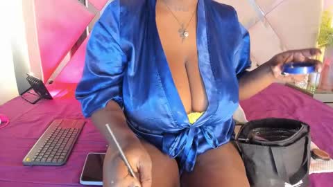 Mia collins online show from November 5, 3:56 pm