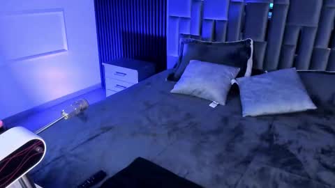 Mia Monroe online show from November 19, 8:20 pm