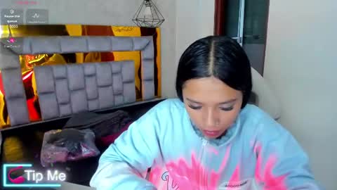 miiaboss online show from June 11, 11:08 am