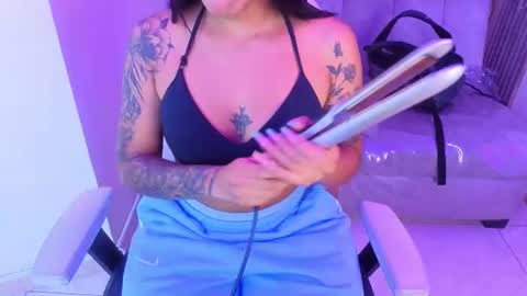 miiaboss online show from July 29, 11:30 am