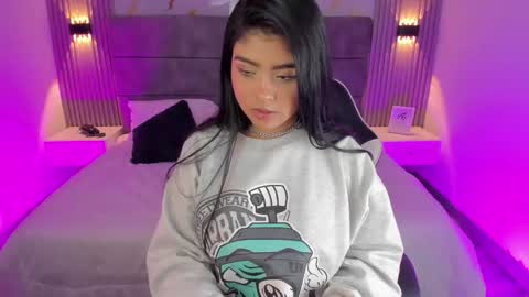 Miah Room  online show from September 23, 6:16 am