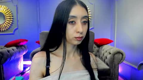 Snapshot of miilu__1 chatting on December 6, 3:19 am miilu online show from December 6, 3:19 am