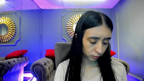Snapshot of miilu__1 chatting on December 7, 3:25 am miilu online show from December 7, 3:25 am