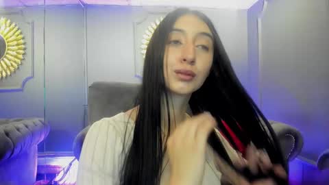 Snapshot of miilu__1 chatting on February 5, 6:35 am miilu online show from February 5, 6:35 am