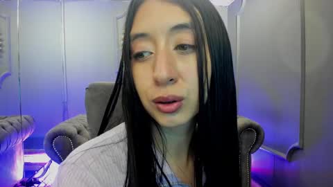 Snapshot of miilu__1 chatting on February 6, 9:32 am miilu online show from February 6, 9:32 am