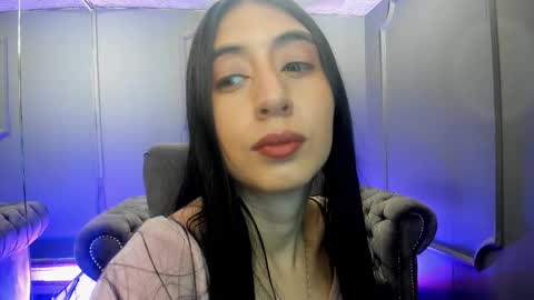 Snapshot of miilu__1 chatting on February 9, 3:22 am miilu online show from February 9, 3:22 am