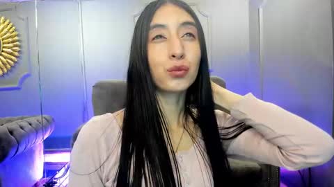 Snapshot of miilu__1 chatting on February 9, 6:33 am miilu online show from February 9, 6:33 am