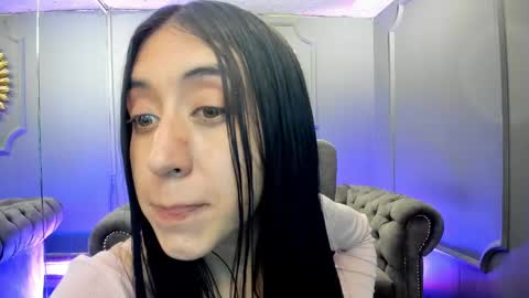 Snapshot of miilu__1 chatting on February 9, 9:37 am miilu online show from February 9, 9:37 am