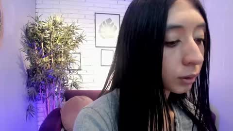 Snapshot of miilu__1 chatting on February 23, 6:28 am miilu online show from February 23, 6:28 am
