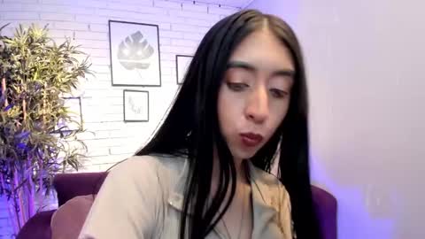 Snapshot of miilu__1 chatting on March 4, 3:44 am miilu online show from March 4, 3:44 am