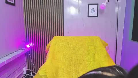 Snapshot of miilu__1 chatting on November 17, 3:34 am miilu online show from November 17, 3:34 am