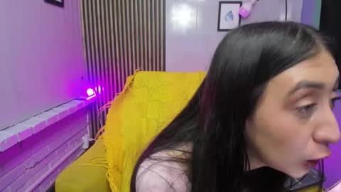 Snapshot of miilu__1 chatting on November 22, 3:27 am miilu online show from November 22, 3:27 am