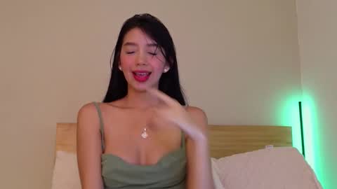 miin_junn online show from September 12, 1:49 am
