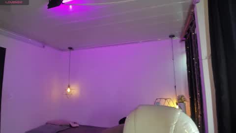 miiss_greyy online show from September 12, 12:05 pm