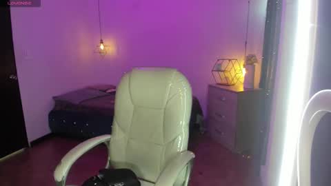 miiss_greyy online show from September 13, 11:43 am