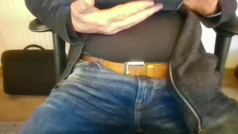 mik online show from November 13, 12:15 pm