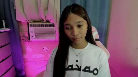 Snapshot of mika_cora chatting on March 8, 5:39 pm MIKA online show from March 8, 5:39 pm