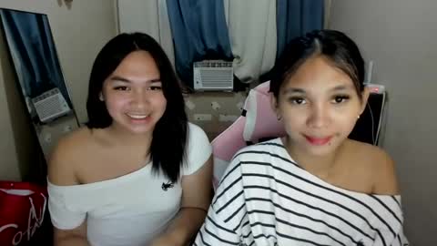 Snapshot of mika_cora chatting on June 22, 6:38 pm MIKA online show from June 22, 6:38 pm