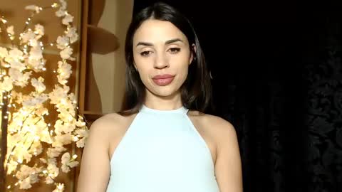 Snapshot of mika_gold7 chatting on January 2, 10:48 am Mika online show from January 2, 10:48 am