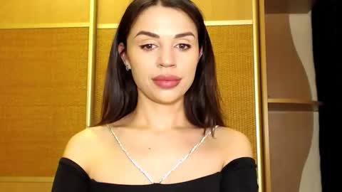 Snapshot of mika_gold7 chatting on February 5, 1:22 pm Mika online show from February 5, 1:22 pm