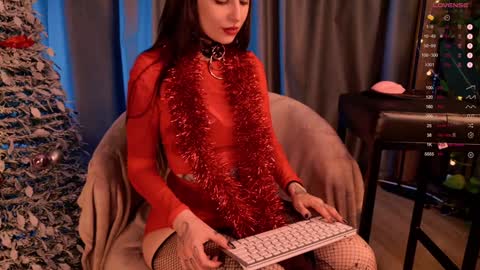 mika_moon_ online show from January 1, 2:09 am