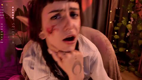 mika_moon_ online show from January 17, 5:53 am