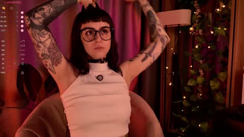 mika_moon_ online show from January 21, 3:15 am