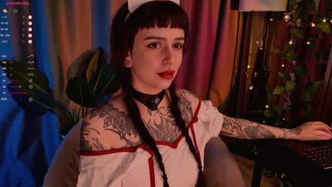 mika_moon_ online show from January 25, 9:46 pm