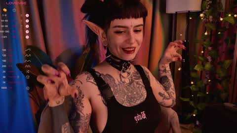 mika_moon_ online show from January 31, 9:59 pm