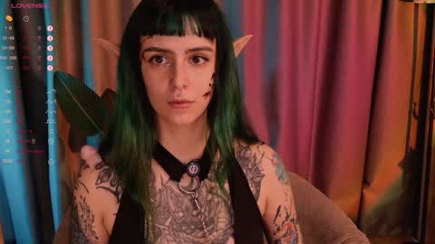 mika_moon_ online show from February 3, 8:46 am