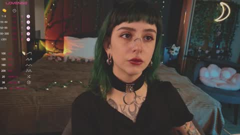 mika_moon_ online show from February 27, 11:52 am