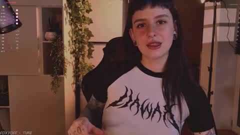 mika_moon_ online show from September 24, 5:05 pm