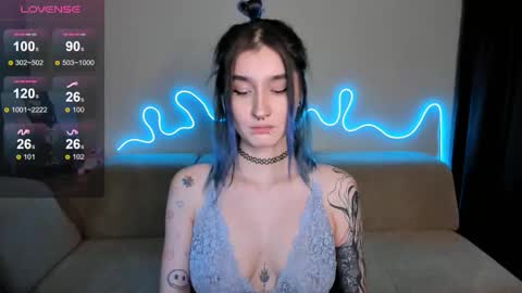 Snapshot of mika_reid chatting on October 18, 5:57 pm Mika online show from October 18, 5:57 pm