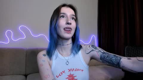 Snapshot of mika_reid chatting on October 24, 5:42 pm Mika online show from October 24, 5:42 pm