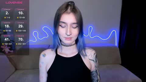 Snapshot of mika_reid chatting on October 28, 12:09 pm Mika online show from October 28, 12:09 pm