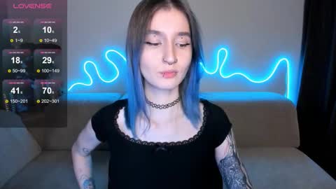 Snapshot of mika_reid chatting on November 9, 10:41 pm Mika online show from November 9, 10:41 pm