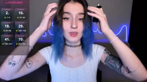 Snapshot of mika_reid chatting on November 23, 1:55 pm Mika online show from November 23, 1:55 pm