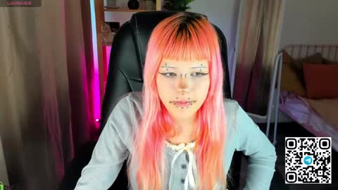 Mika online show from April 25, 8:39 am