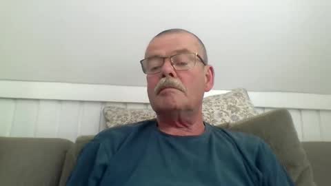 mikael42 online show from May 8, 12:54 pm
