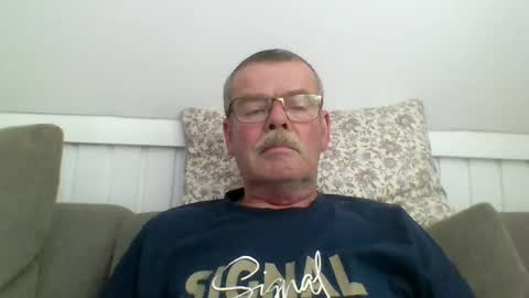 mikael42 online show from June 2, 12:40 pm