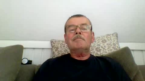 mikael42 online show from June 7, 1:26 pm