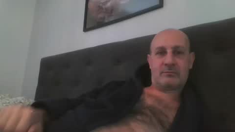 mikael_r52 online show from February 24, 7:06 am
