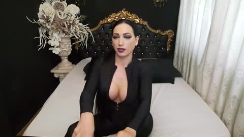 Snapshot of mikaelajensen chatting on January 6, 7:31 am Mikaela online show from January 6, 7:31 am