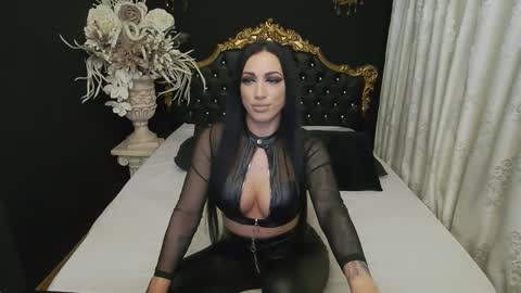 Snapshot of mikaelajensen chatting on February 7, 7:40 am Mikaela online show from February 7, 7:40 am