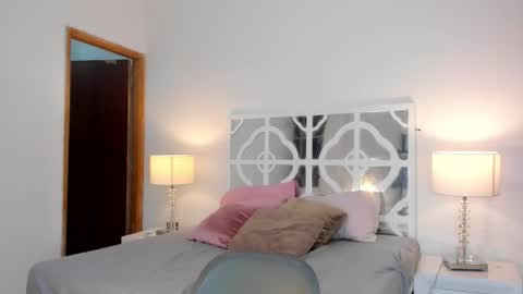 Snapshot of mikaelastonne chatting on November 16, 12:33 pm Mikaela blondie bigass online show from November 16, 12:33 pm