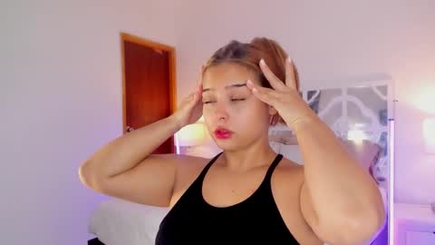 Snapshot of mikaelastonne chatting on December 1, 1:05 pm Mikaela blondie bigass online show from December 1, 1:05 pm