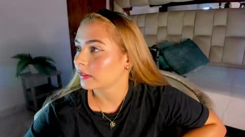 Mikaela blondie bigass online show from June 12, 7:13 pm